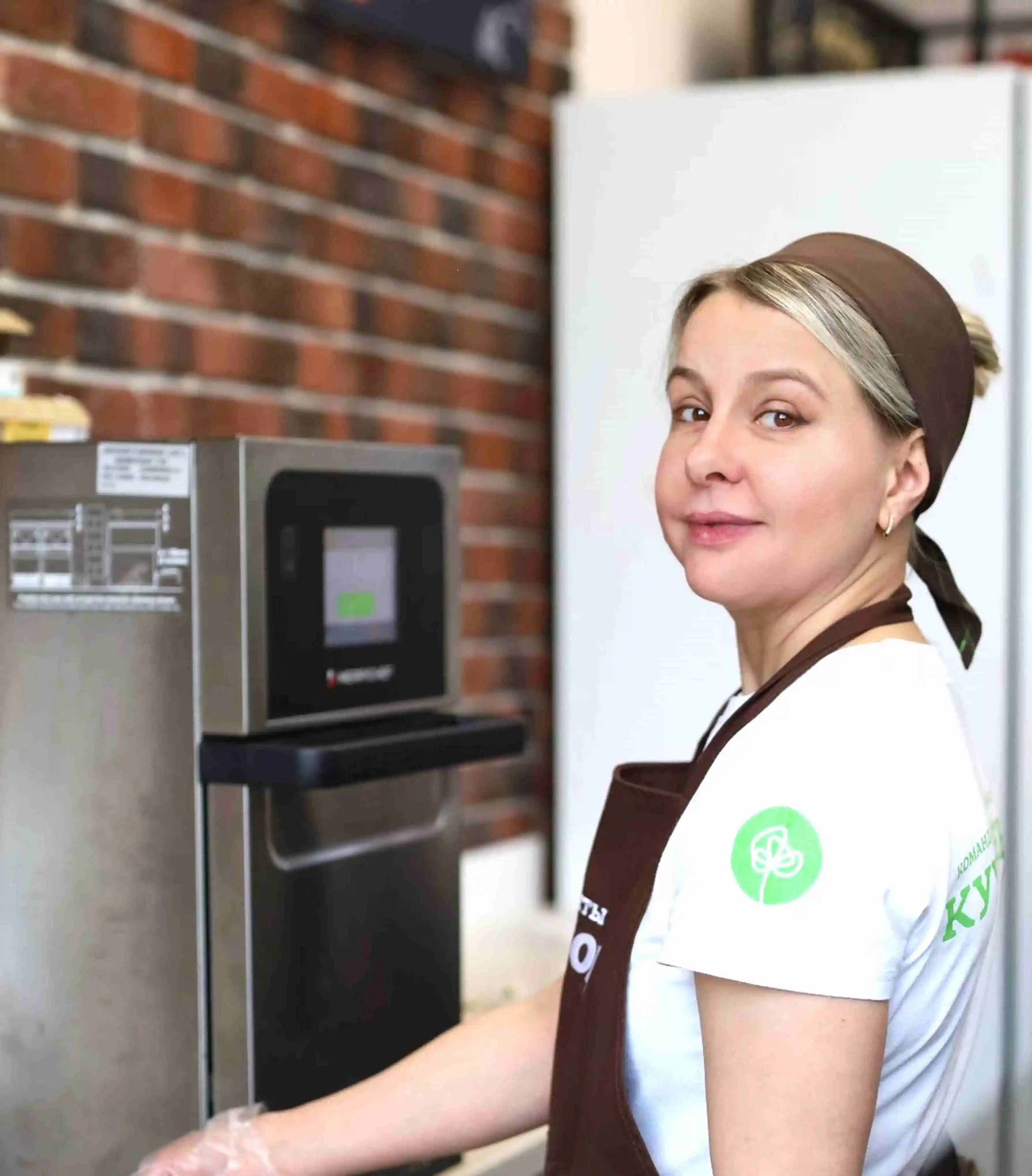 Продавец-консультант КуулКлевер Кафе