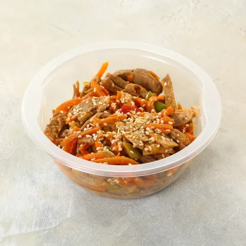 Лапша гречневая с уткой и соусом терияки