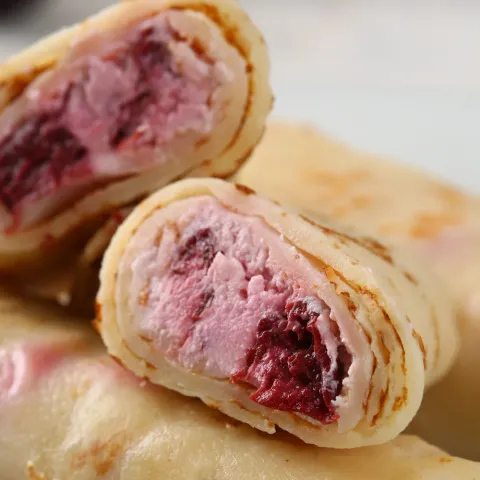 Блинчики с творогом и вишней
