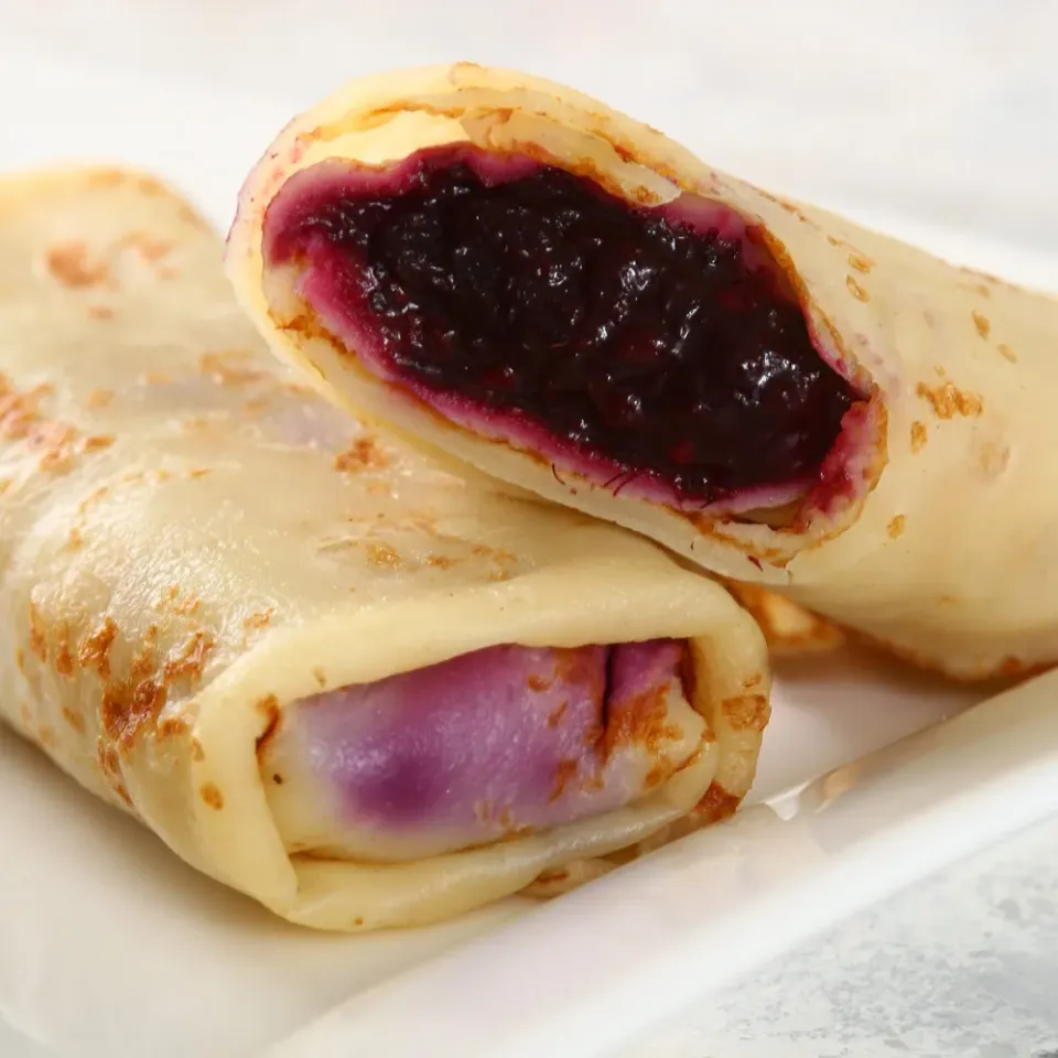 Блинчики с черникой и малиной