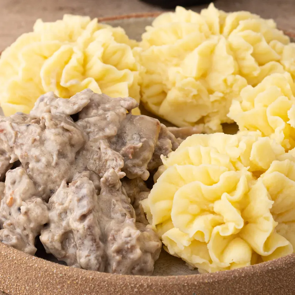 Бефстроганов из молодого бычка с картофельным пюре
