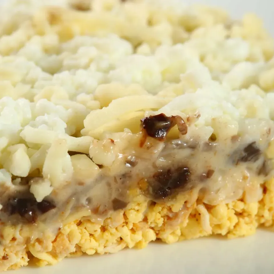 Салат с курицей и черносливом