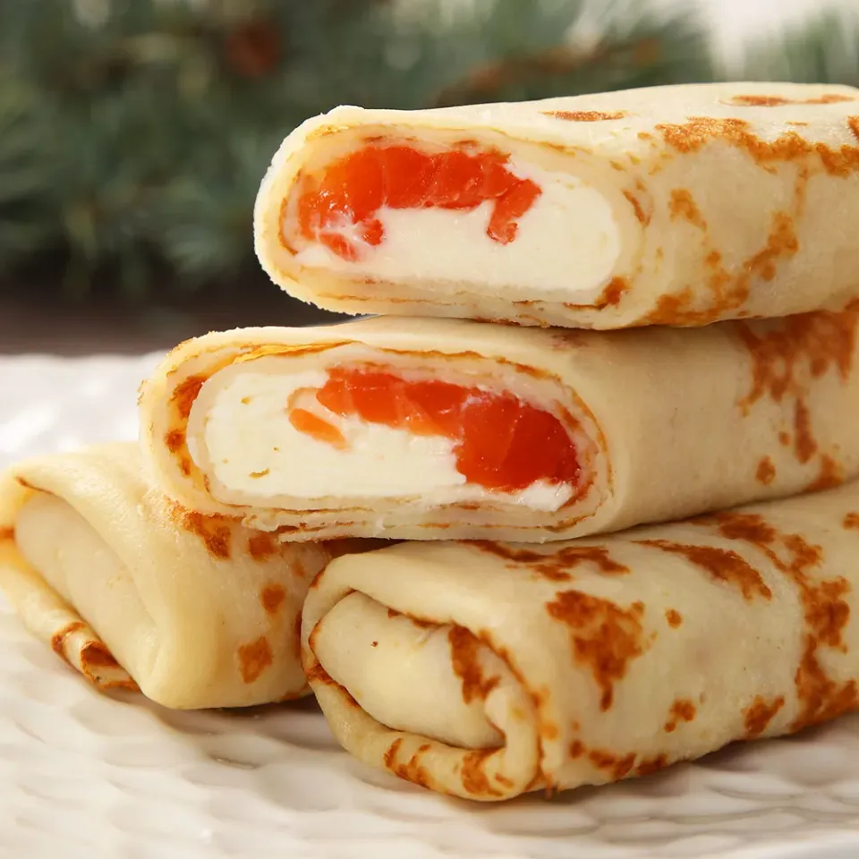 Блинчики с форелью и творожным сыром
