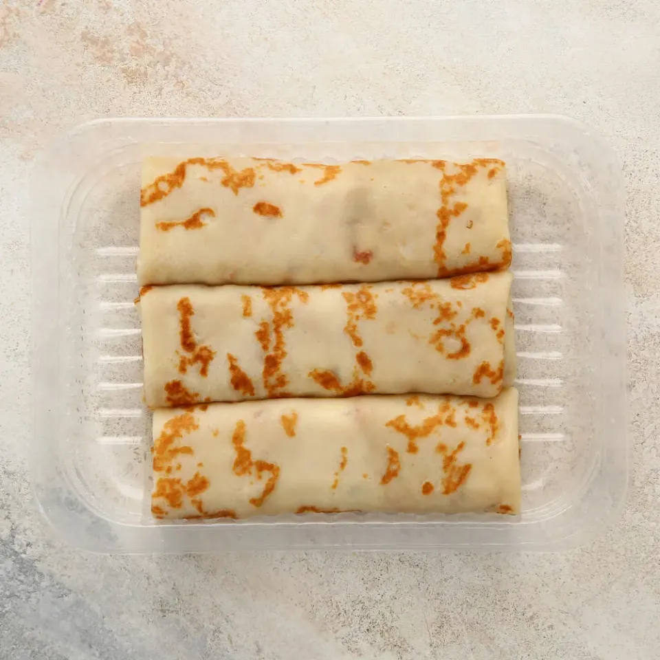 Блинчики с форелью и творожным сыром
