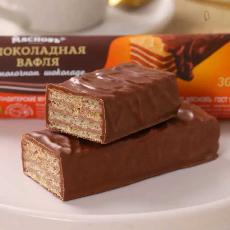 Вафля шоколадная в молочном шоколаде 30г