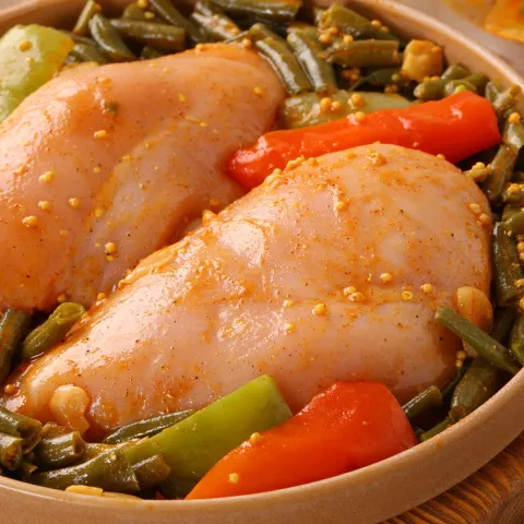 Филе куриной грудки с овощами для запекания