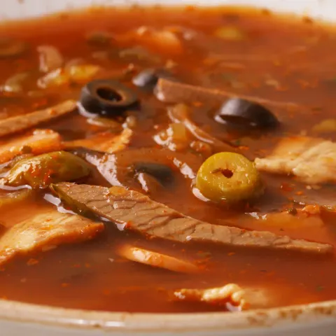 Солянка мясная с говядиной и языком семейная упаковка 6 порций