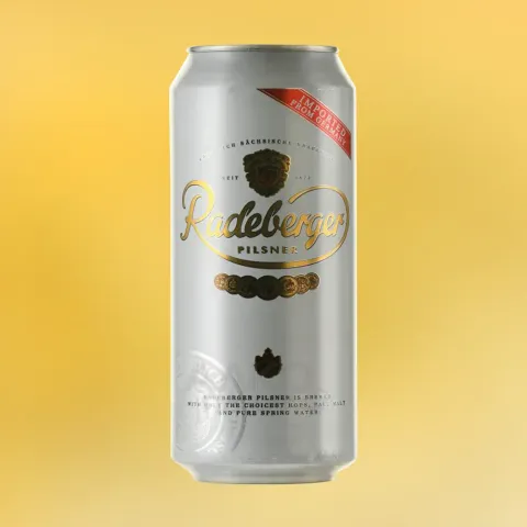 пиво РАДЕБЕРГЕР ПИЛСНЕР 4.8% 0.5, светлое, Германия