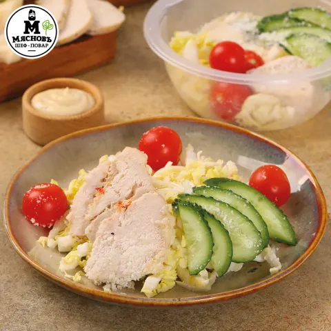 Салат Цезарь с курицей и пекинской капустой