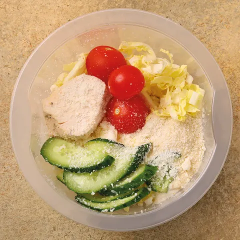 Салат Цезарь с курицей и пекинской капустой