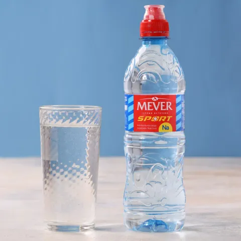 Вода минеральная природная столовая питьевая Мевер спорт негазированная 0,5л