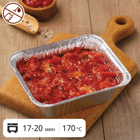 Фрикадельки из свинины и филе курицы в кисло-сладком соусе с болгарским перцем и кунжутом в формочке
