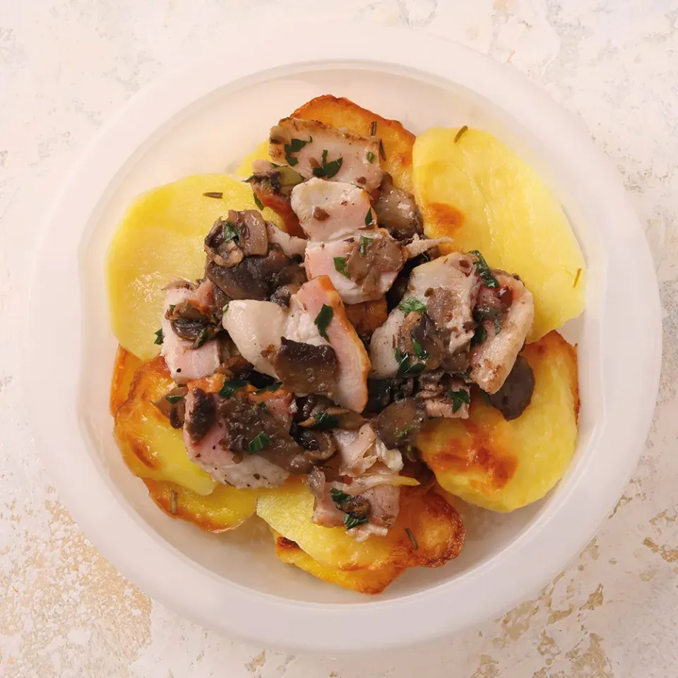Скоблянка картофельная с мясом и шампиньонами