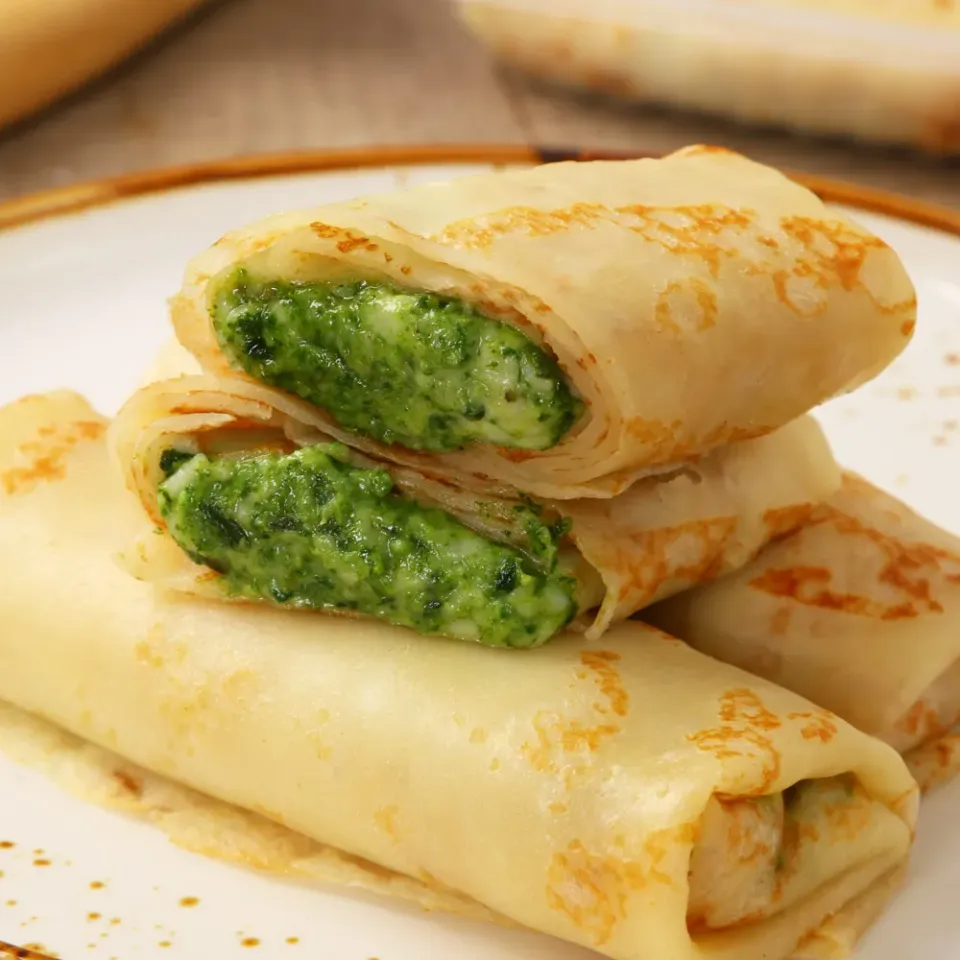 Блинчики со шпинатом и сыром