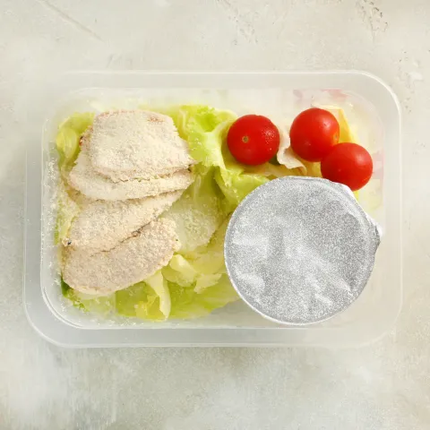 Салат Цезарь с курицей