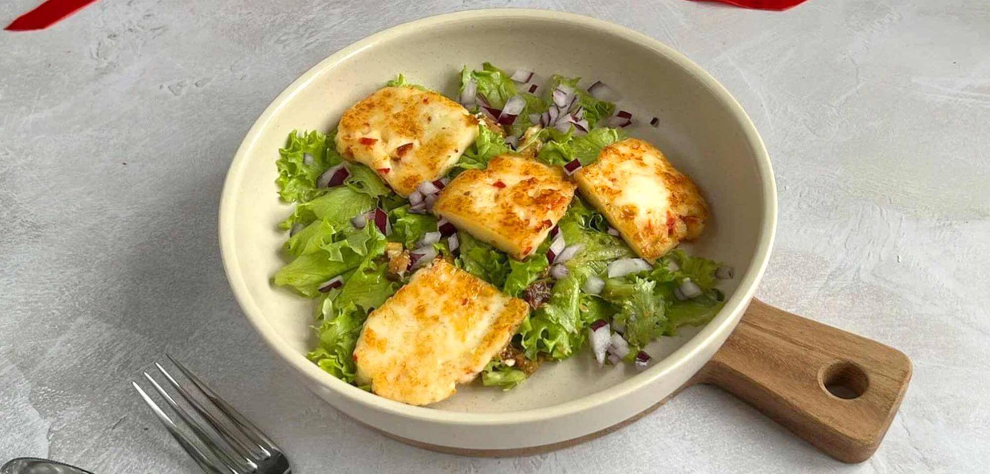 Салат с кавказским сыром и жареными цитрусами
