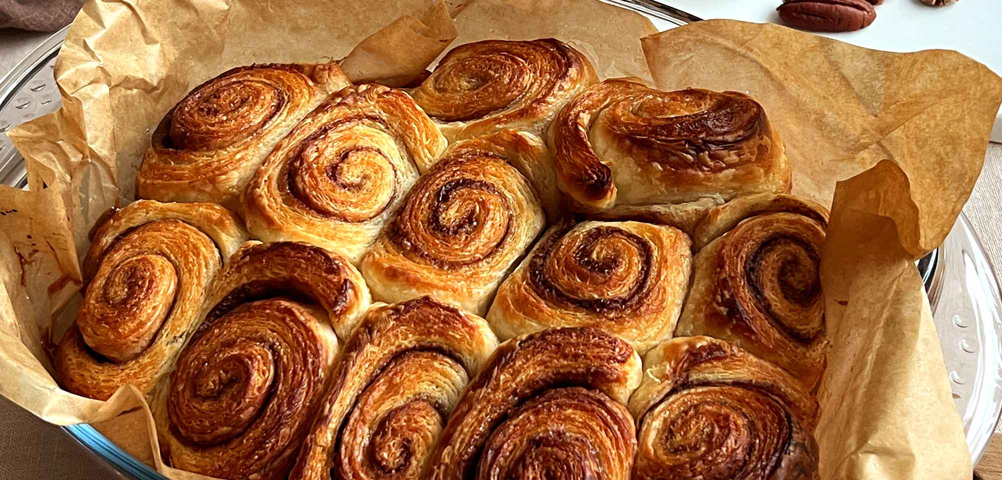 Булочки с карамелью и пеканом
