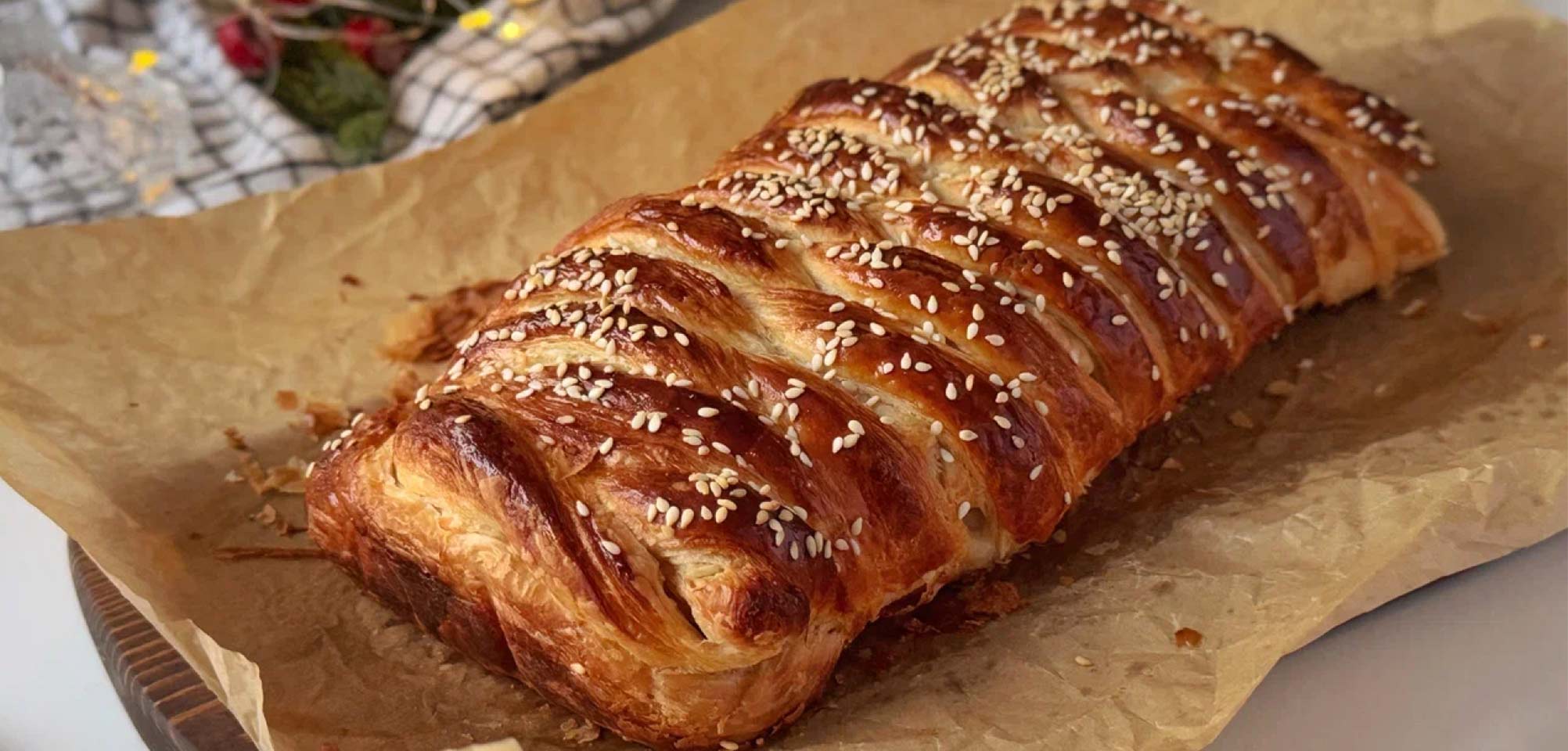 Рулет с курицей, сыром Сулугуни и маринованным огурчиком