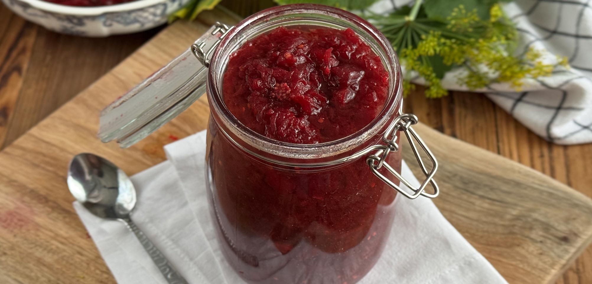 Икра из баклажанов, яблок и свёклы