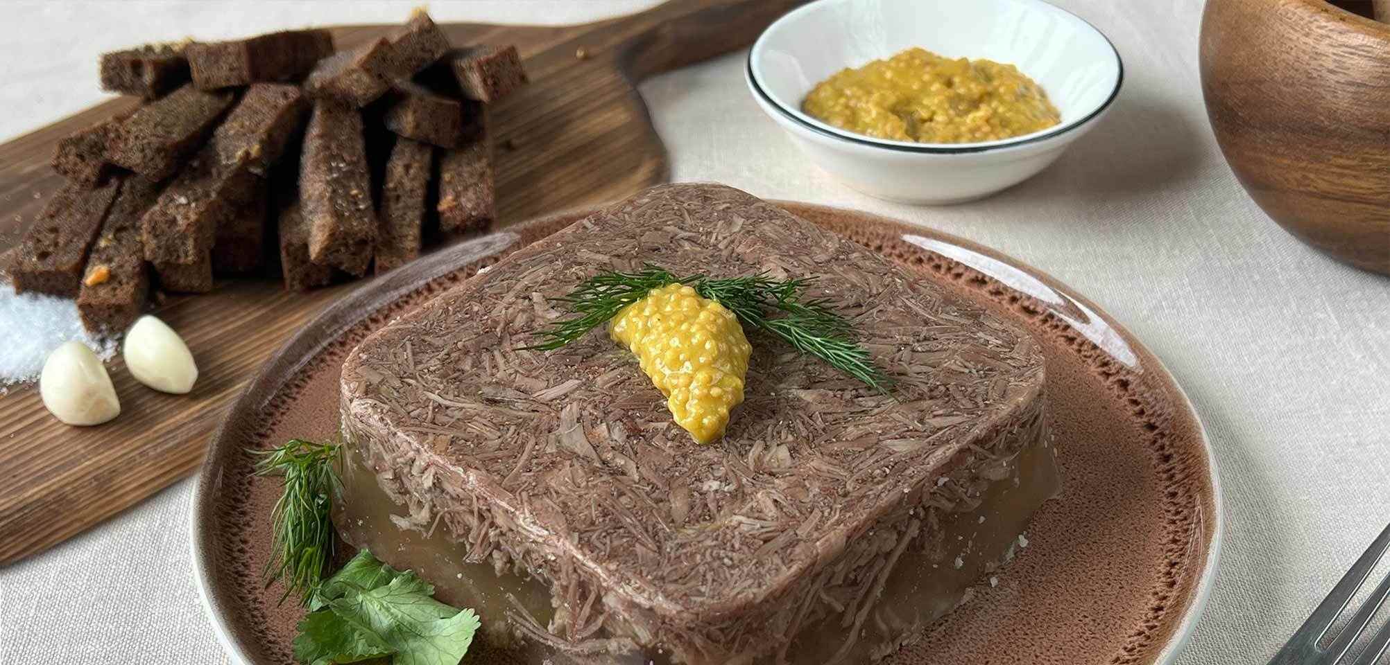 Холодец с гренками