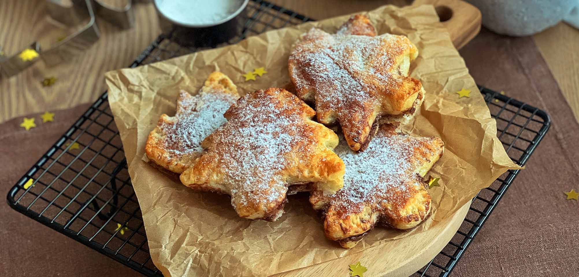 Слойки с шоколадной пастой