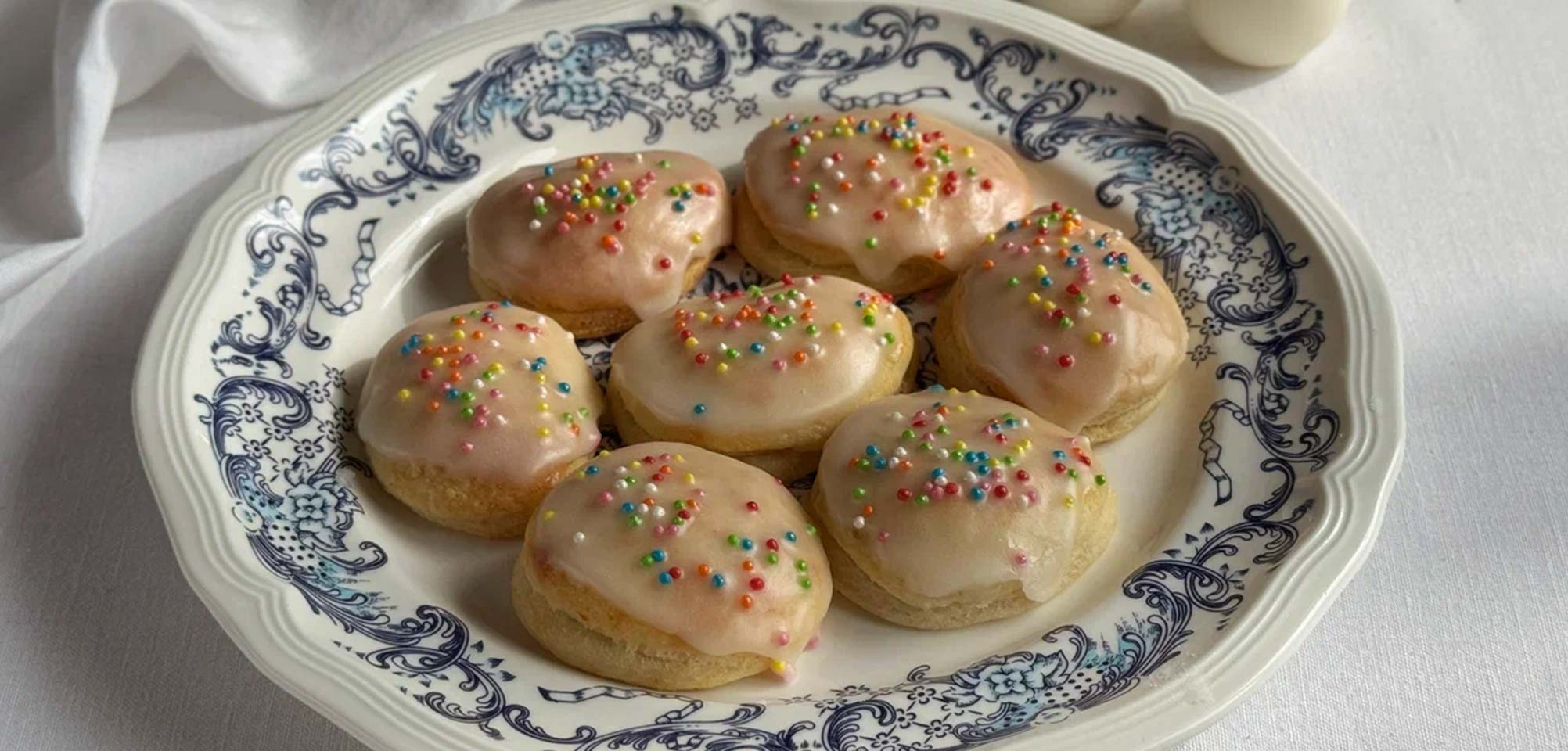 Пасхальное творожное печенье с курагой